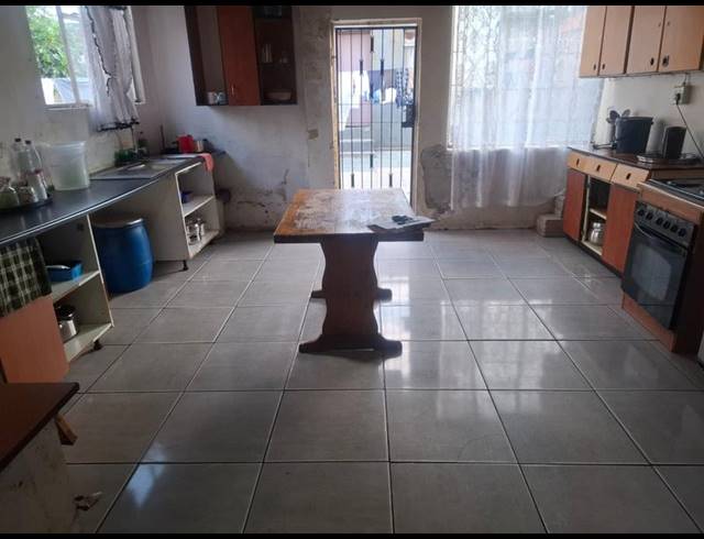 4 BEDROOM HOUSE FOR SALE IN KENILWORTH